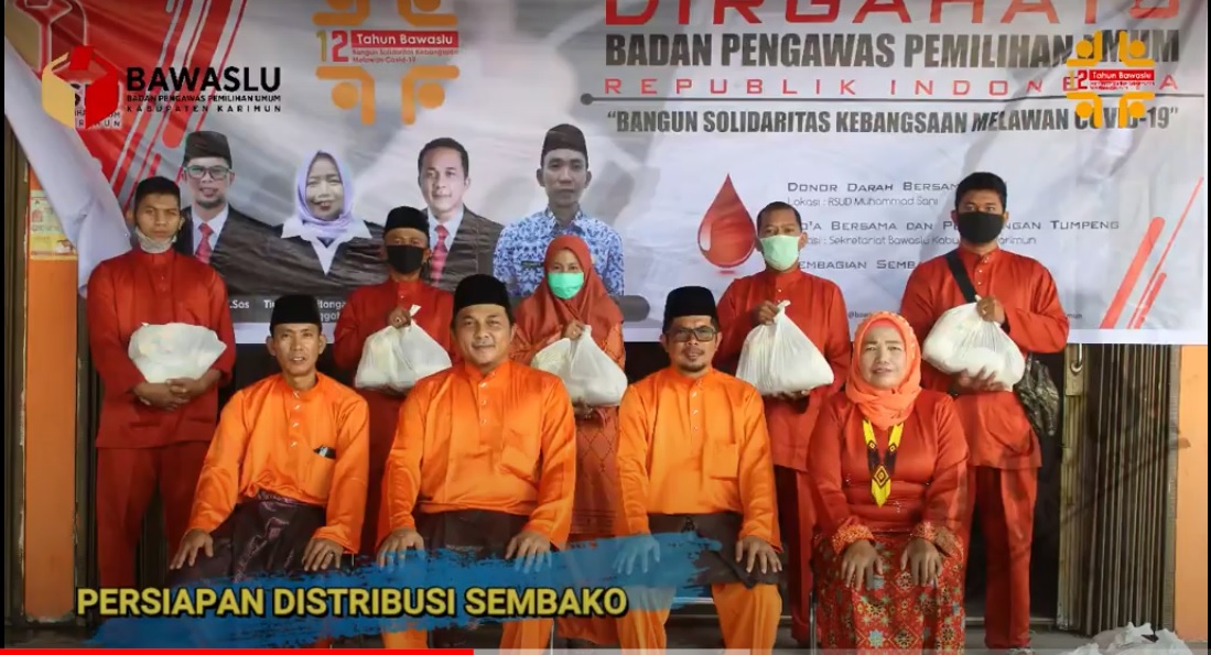 Bawaslu Karimun Peringati Hari Lahir Bawaslu Republik Indonesia Ke - 12 dengan Baksos