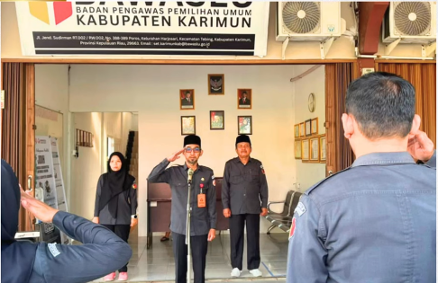 Apel Senin Pagi Bawaslu Karimun: Muhammad Iskandar Tekankan Semangat Kerja, Integritas, dan Marwah Kolaborasi