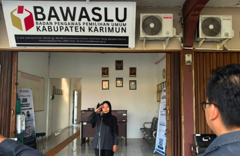 Perkuat Integritas Pengawas, Bawaslu Karimun Gelar Apel Senin Pagi Demi Kawal Demokrasi Bermartabat