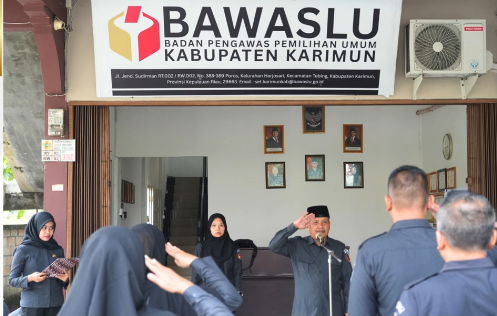 Tingkatkan Profesionalisme Kerja, Bawaslu Kabupaten Karimun Gelar Apel Pagi Rutin