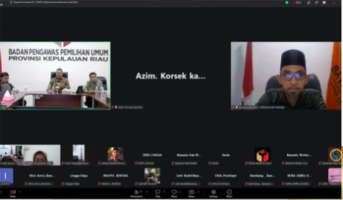 etua, Koordinator Sekretariat, beserta jajaran Staf Divisi Sumber Daya Manusia, Organisasi, Pendidikan, dan Pelatihan (SDMO-Diklat) Bawaslu Kabupaten Karimun menghadiri Rapat Koordinasi (Rakor) daring yang diselenggarakan oleh Bawaslu Provinsi Kepulauan Riau melalui platform Zoom Meeting