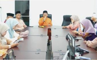 Tasyakuran dan Doa Bersama dalam rangka Isra Mi’raj di dalam ruang rapat Bawaslu Kabupaten Karimun