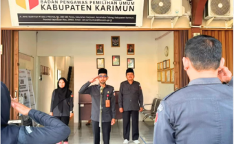 Apel Senin Pagi Bawaslu Karimun: Muhammad Iskandar Tekankan Semangat Kerja, Integritas, dan Marwah Kolaborasi