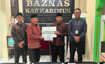 BAWASLU KABUPATEN KARIMUN SALURKAN DANA INFAQ DAN SEDEKAH PEGAWAI MELALUI BAZNAS